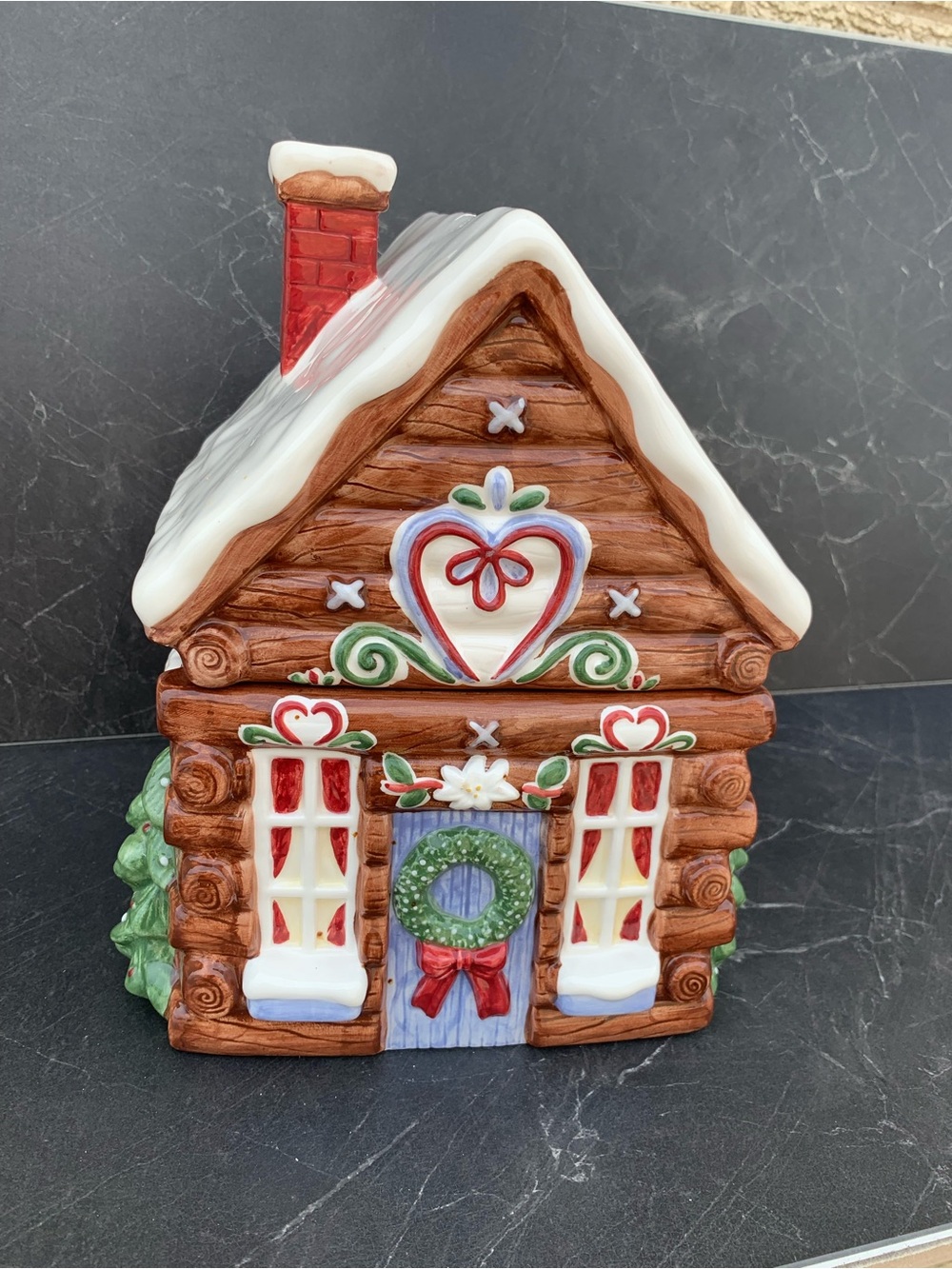 Living quarters Holiday Gingerbread Log Cabin Ceramic Decoration - Red & Brown
